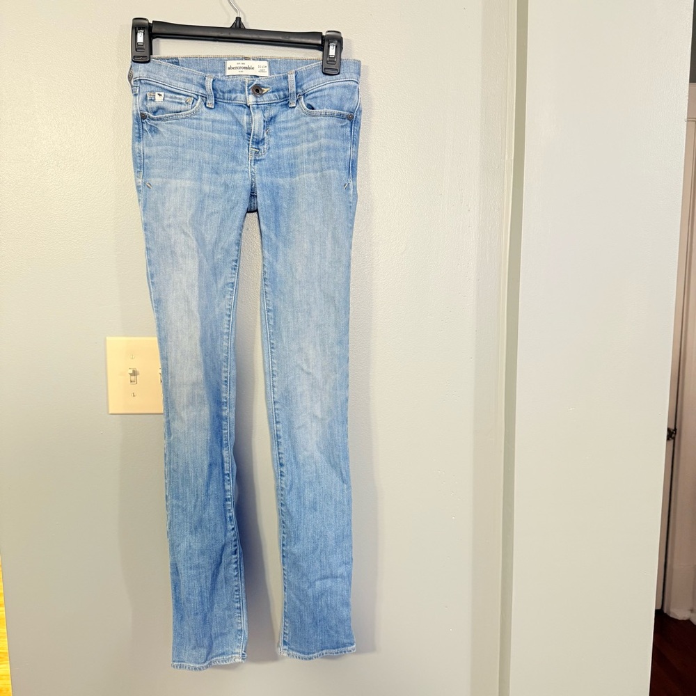 Abercrombie Maddy Girls 14 Slim Low Rise 5 pocket Skinny Jeans- Light wash